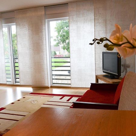 Kuressaare Tallinn Street Apartments Εξωτερικό φωτογραφία